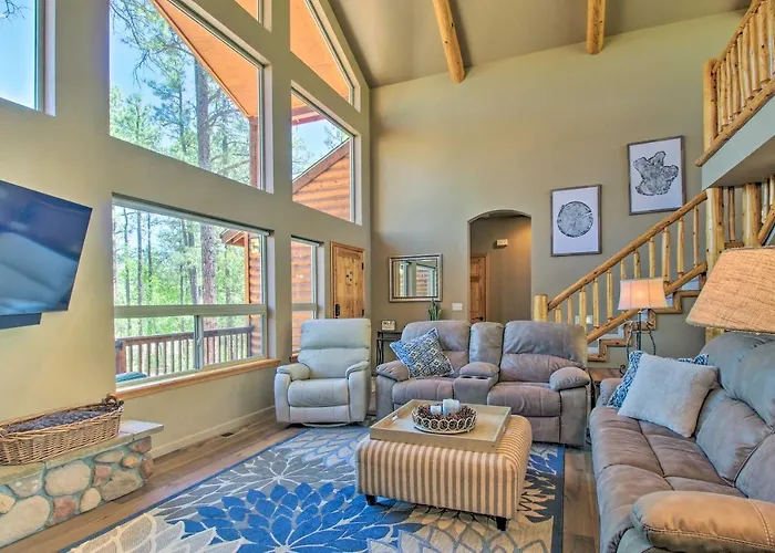 Wooded Hideaway! Spacious Show Log Holiday home
