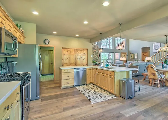 Wooded Hideaway! Spacious Show Log *