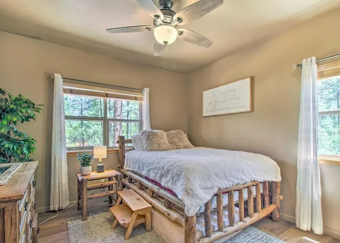 Holiday home Wooded Hideaway! Spacious Show Log