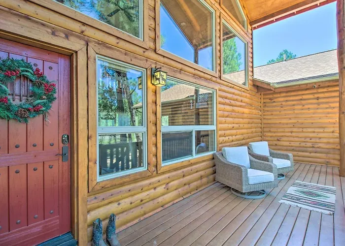 Wooded Hideaway! Spacious Show Log Holiday home Show Low
